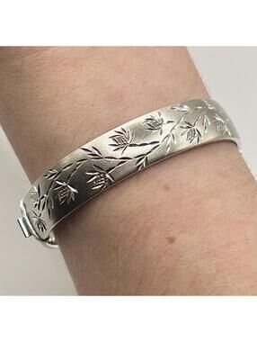 Vintage Silver Hinged Floral Bracelet, Diamond Cut Engraved Thistle Flowers